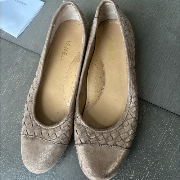 Van Eli Shoes - Van Eli Women Slip On Shoes Size 8.5